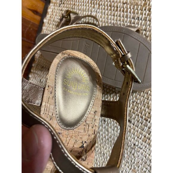 Sunjuns by Bass metallic gold wedge sandals size 6.5 - Picture 7 of 8